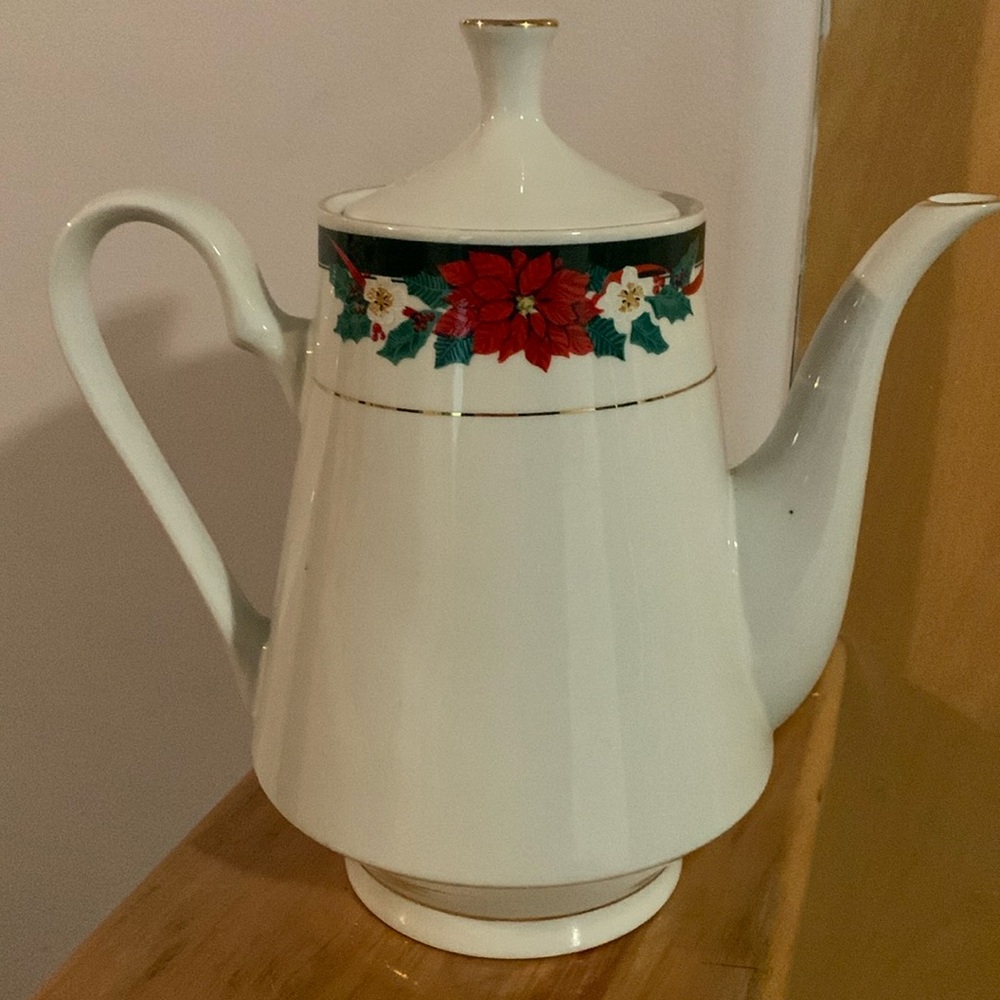 Christmas 🎄🎄 teapot